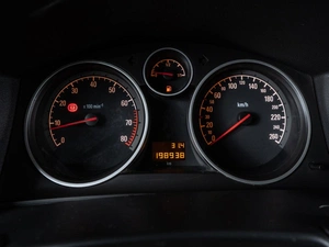 Седан Opel Astra 2011 года, 710000 рублей, Волгоград