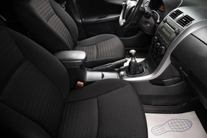 Седан Toyota Corolla 2010 года, 739000 рублей, Оренбург