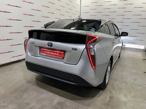 Лифтбек Toyota Prius 2016 года, 1295000 рублей, Красноярск
