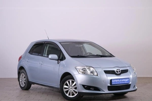 Хетчбэк Toyota Auris 2008 года, 699000 рублей, Омск
