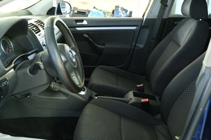 Седан Volkswagen Jetta 2010 года, 599000 рублей, Омск