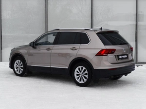 Внедорожник Volkswagen Tiguan 2017 года, 2100000 рублей, Тверь