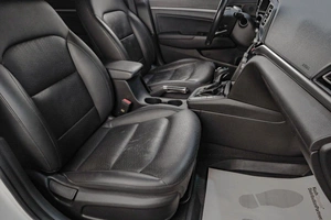 Седан Hyundai Avante 2019 года, 1619000 рублей, Челябинск