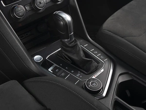 Внедорожник Volkswagen Tiguan 2018 года, 3050000 рублей, Омск