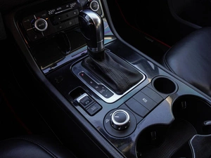 Внедорожник Volkswagen Touareg 2012 года, 1999000 рублей, Волгоград