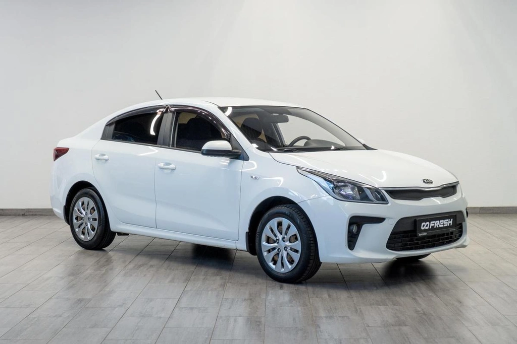 Седан Kia Rio 2017 года, 1179000 рублей, Саратов
