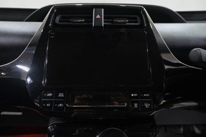 Лифтбек Toyota Prius 2016 года, 1629000 рублей, Новокузнецк