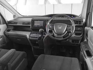 Минивэн Honda Stepwgn 2017 года, 1799000 рублей, Ростов-на-Дону