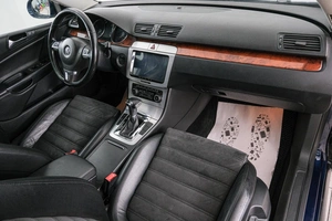 Седан Volkswagen Passat 2010 года, 889000 рублей, Красноярск
