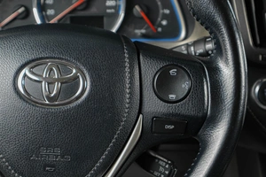 Внедорожник Toyota RAV4 2015 года, 2499000 рублей, Тюмень