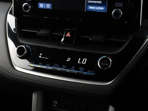 Внедорожник Toyota Corolla Cross 2022 года, 2519000 рублей, Тюмень