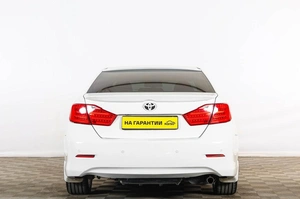 Седан Toyota Camry 2012 года, 1399000 рублей, Тюмень