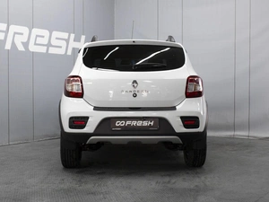 Хетчбэк Renault Sandero 2021 года, 1300000 рублей, Омск
