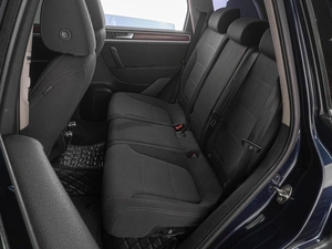 Внедорожник Volkswagen Touareg 2012 года, 1849000 рублей, Тюмень