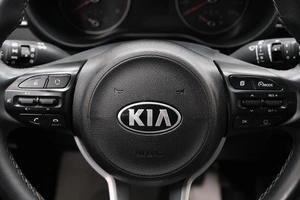 Хетчбэк Kia Rio X-Line 2019 года, 1699000 рублей, Омск