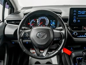 Седан Toyota Corolla 2019 года, 2000000 рублей, Красноярск