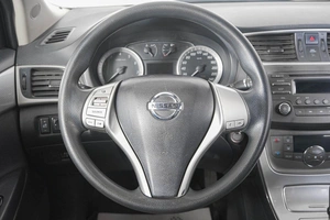 Хетчбэк Nissan Tiida 2015 года, 899000 рублей, Кемерово