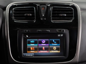 Хетчбэк Renault Sandero 2018 года, 1049000 рублей, Тюмень