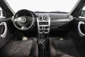Седан Renault Logan 2014 года, 499000 рублей, Новосибирск