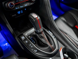 Хетчбэк Hyundai Veloster 2019 года, 2750000 рублей, Красноярск