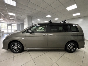 Минивэн Toyota Isis 2014 года, 1315000 рублей, Ачинск