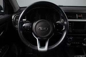 Седан Kia Rio 2018 года, 1299000 рублей, Оренбург