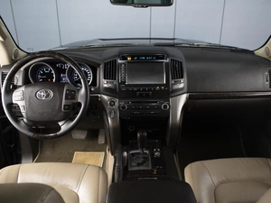 Внедорожник Toyota Land Cruiser 2008 года, 3290000 рублей, Омск