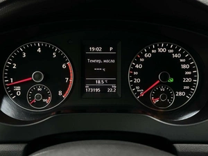 Седан Volkswagen Jetta 2013 года, 985000 рублей, Красноярск