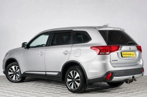 Внедорожник Mitsubishi Outlander 2017 года, 2389000 рублей, Челябинск