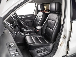 Внедорожник Volkswagen Tiguan 2012 года, 1259000 рублей, Тюмень