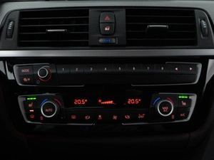 Седан BMW 3 серия 2018 года, 2657077 рублей, Москва