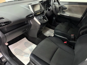 Минивэн Toyota Wish 2010 года, 1199000 рублей, Красноярск