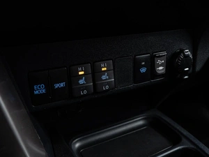 Внедорожник Toyota RAV4 2017 года, 2490000 рублей, Волгоград