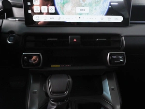 Внедорожник Toyota RAV4 2026 года, 4255000 рублей, Красный Пахарь