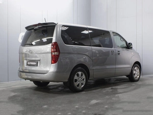 Минивэн Hyundai Grand Starex 2019 года, 4150000 рублей, Омск