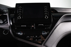 Седан Toyota Camry 2021 года, 2899000 рублей, Сургут