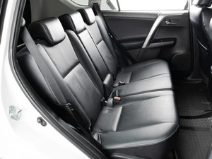 Внедорожник Toyota RAV4 2015 года, 2320000 рублей, Тюмень