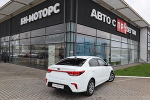 Седан Kia Rio 2019 года, 1550000 рублей, Мирное