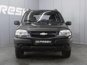Внедорожник Chevrolet Niva 2011 года, 430000 рублей, Омск