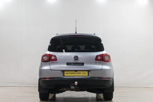 Внедорожник Volkswagen Tiguan 2011 года, 1229000 рублей, Новокузнецк