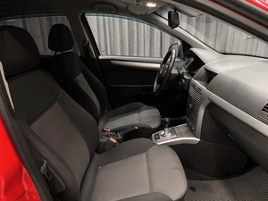 Хетчбэк Opel Astra 2011 года, 650000 рублей, Красноярск