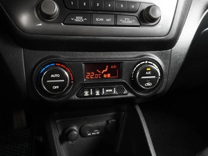 Хетчбэк Kia Rio 2013 года, 899000 рублей, Воронеж