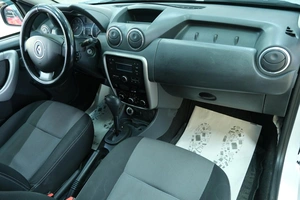 Внедорожник Renault Duster 2015 года, 1079000 рублей, Омск
