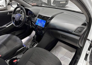 Хетчбэк Hyundai Solaris 2015 года, 1157000 рублей, Красноярск