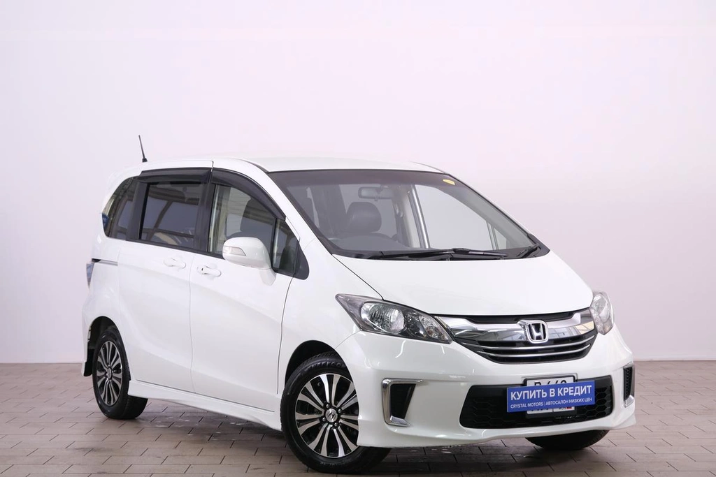 Минивэн Honda Freed 2015 года, 1629000 рублей, Омск