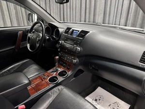 Внедорожник Toyota Highlander 2012 года, 2250000 рублей, Красноярск