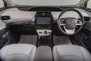 Лифтбек Toyota Prius 2016 года, 1849000 рублей, Томск