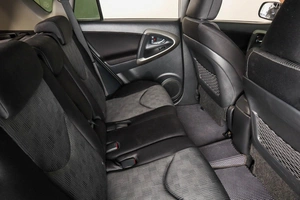 Внедорожник Toyota RAV4 2011 года, 1399000 рублей, Пермь