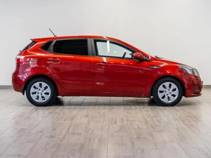Хетчбэк Kia Rio 2012 года, 729000 рублей, Саратов