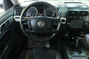 Внедорожник Volkswagen Touareg 2008 года, 1089000 рублей, Омск